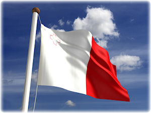 Die Flagge von Malta im Wind.
