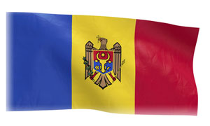 Die Flagge Moldawiens in den Farben Blau, Gelb und Rot.