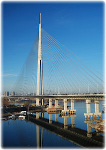 Aufnahme der Pylonenbrücke, die sich in Belgrad befindet.