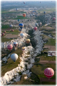 Ein Heißluftballons in der Türkei.