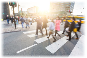 gemalte Dreiecke auf dem Straßenbelag