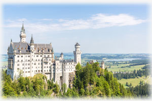 Das Schloss Neuschwanstein in Bayern ist eine echte Sehenswürdikgeit. Schloss Neuschwanstein, gebaut um das Jahr 1869.